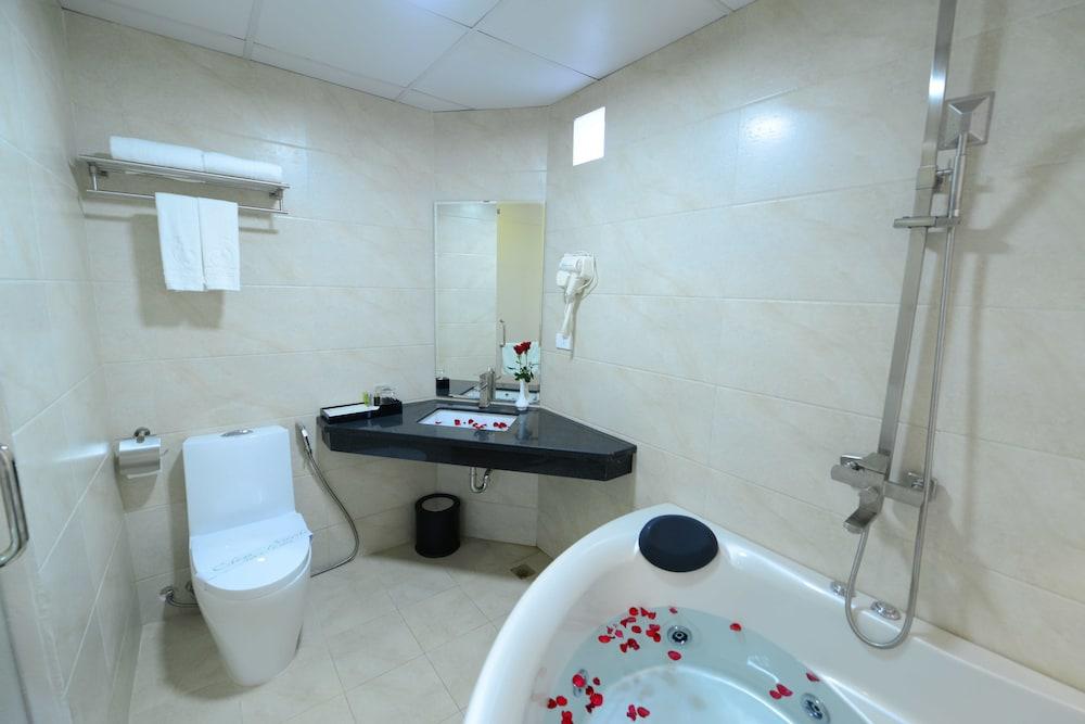 Blue Hanoi Inn Luxury Hotel Экстерьер фото