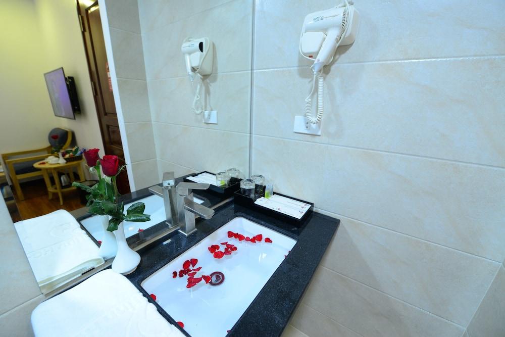 Blue Hanoi Inn Luxury Hotel Экстерьер фото