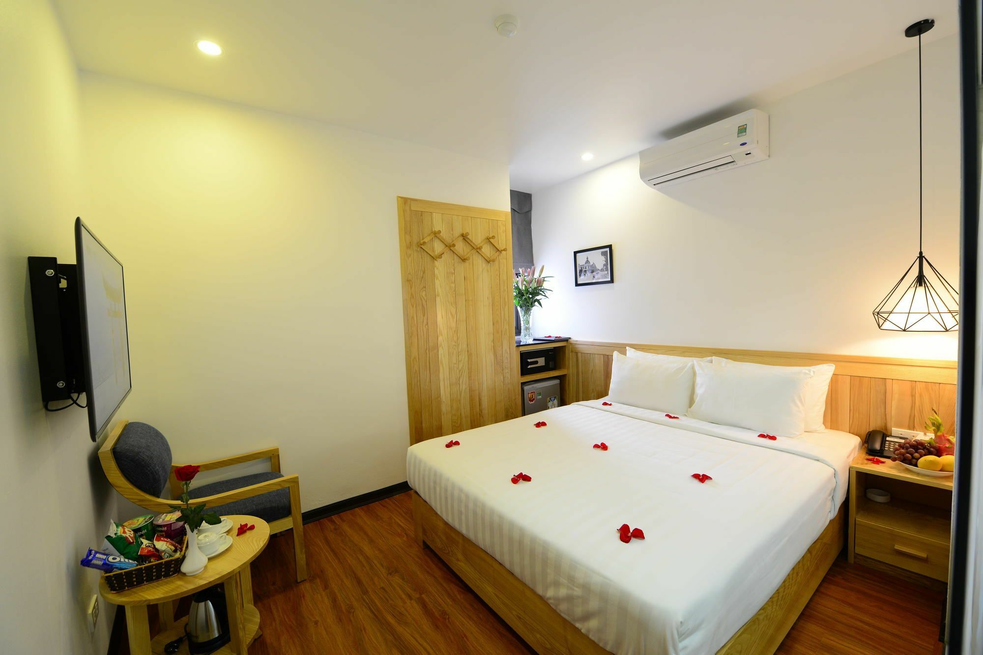 Blue Hanoi Inn Luxury Hotel Экстерьер фото