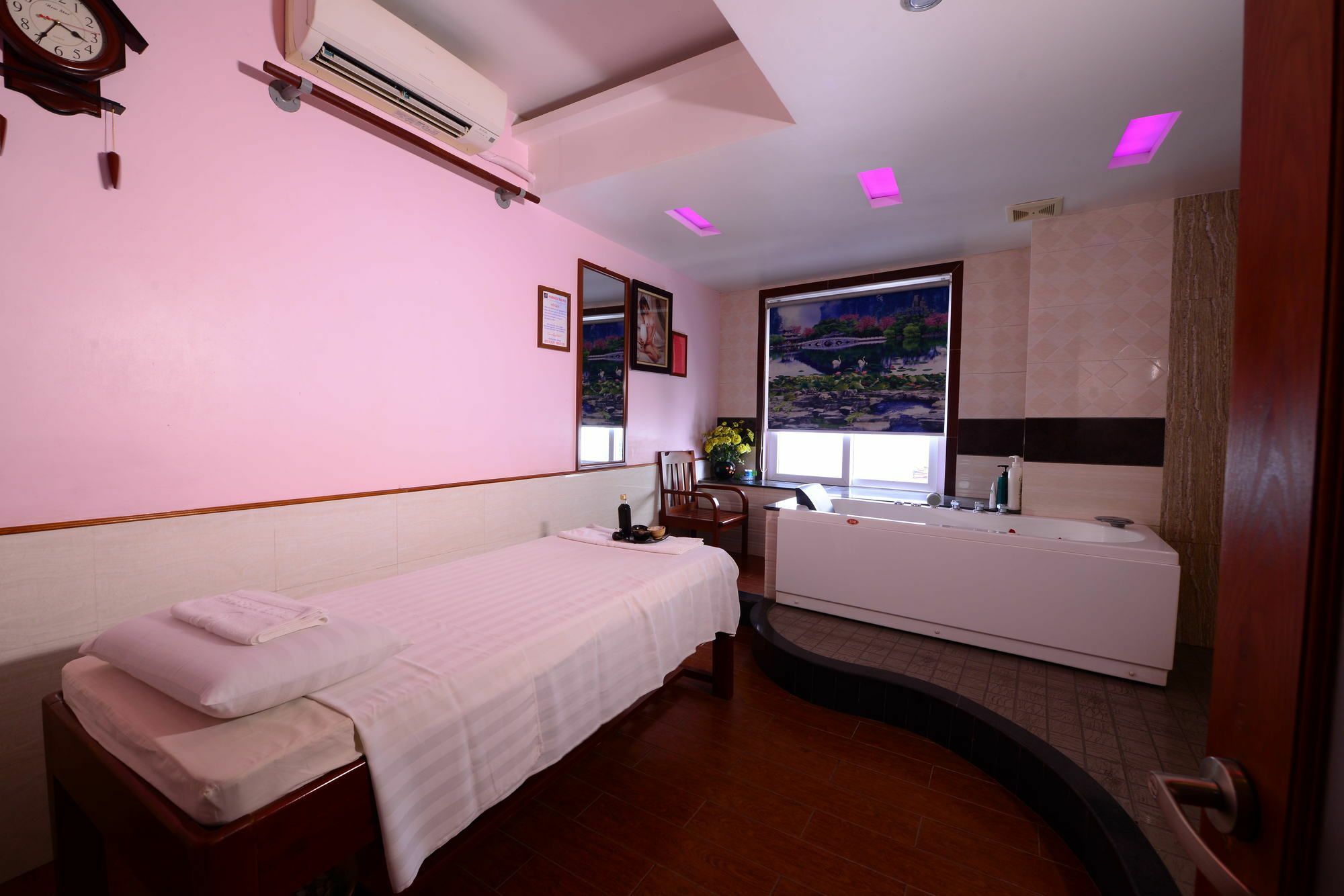 Blue Hanoi Inn Luxury Hotel Экстерьер фото