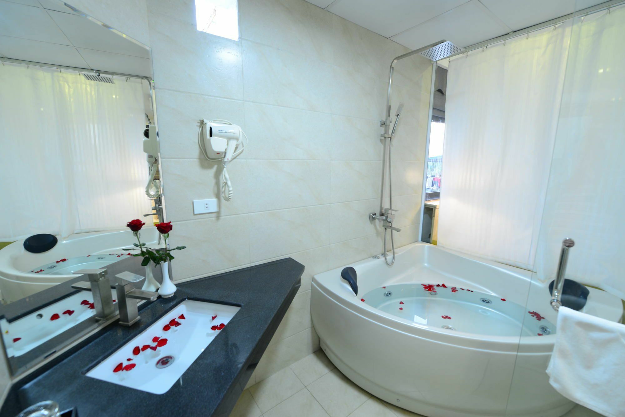 Blue Hanoi Inn Luxury Hotel Экстерьер фото