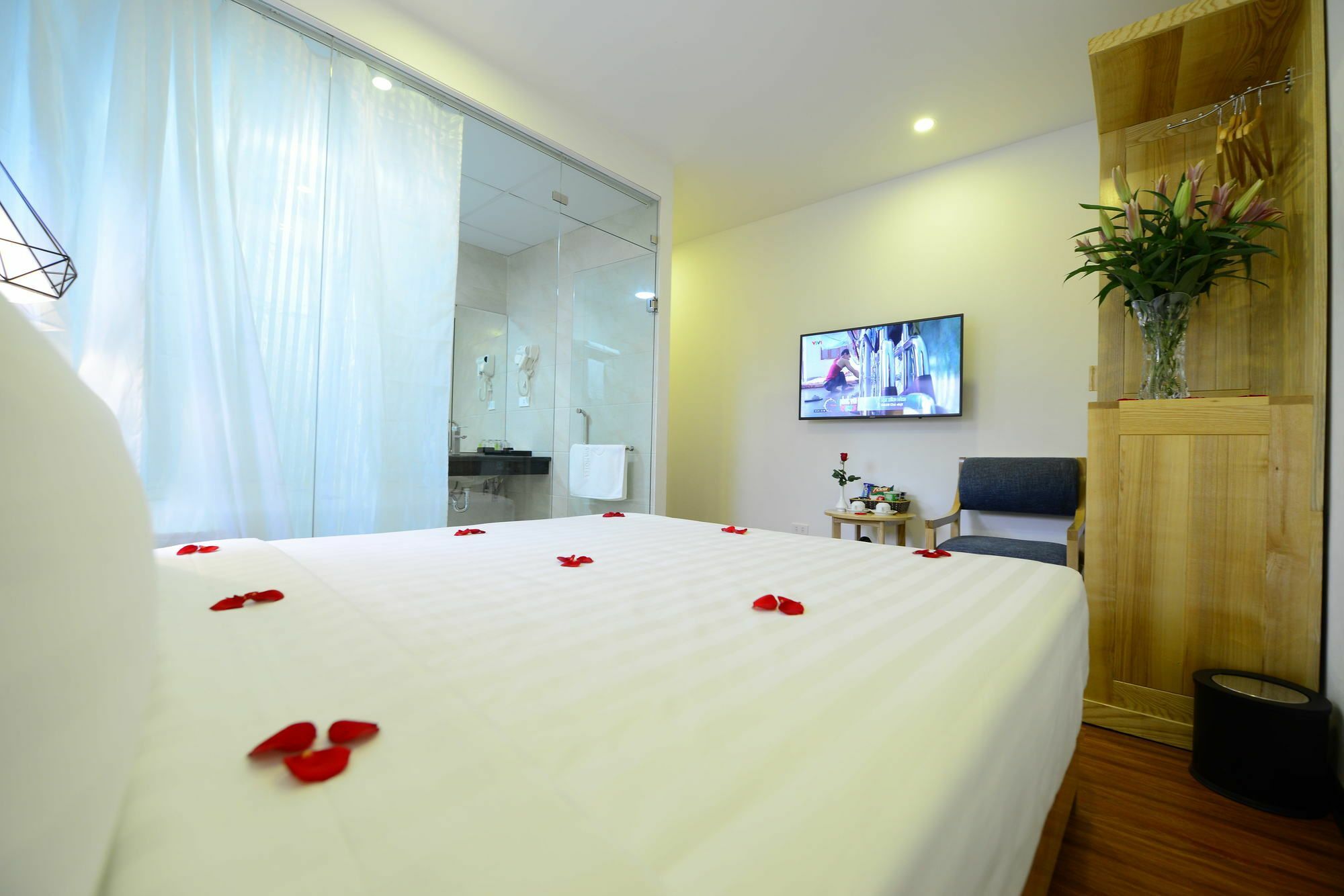 Blue Hanoi Inn Luxury Hotel Экстерьер фото